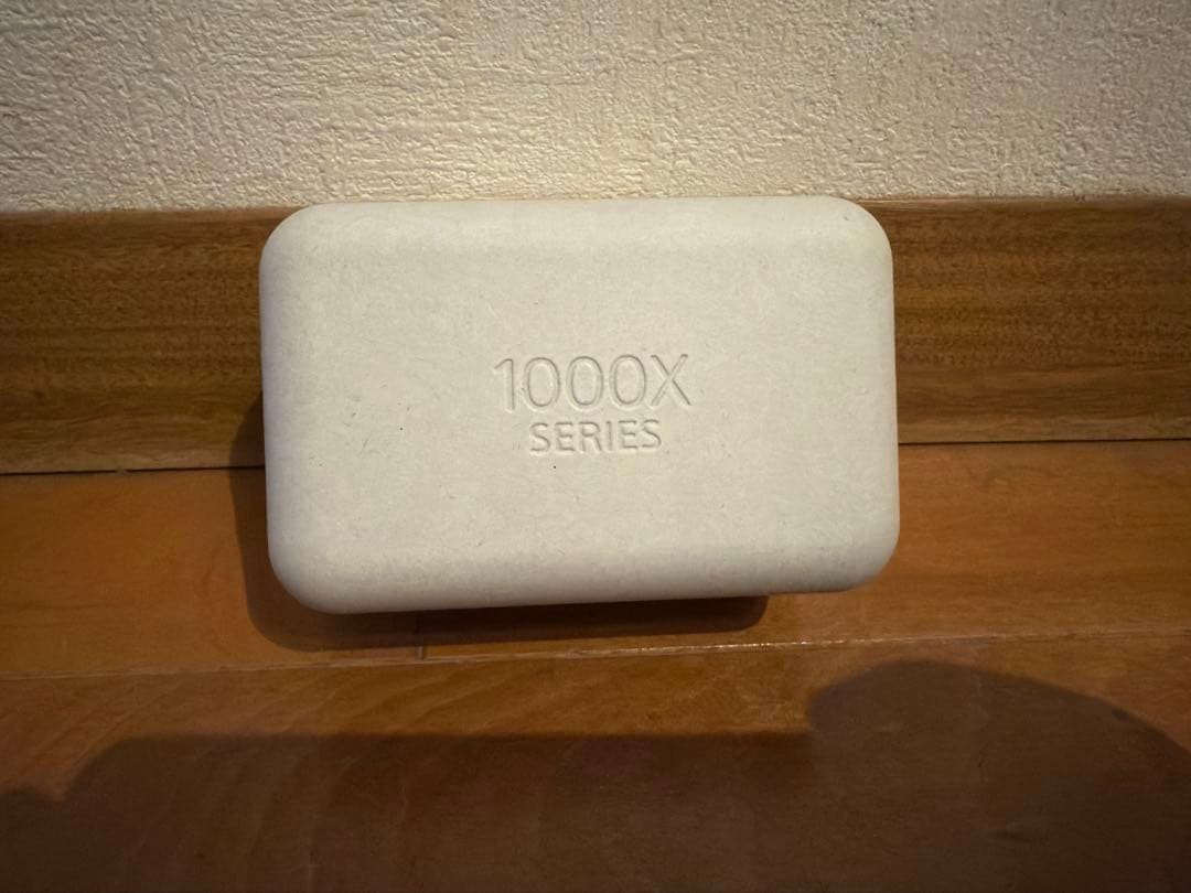 【左のみ】wf-1000xm5箱、ケース、イヤーピース付