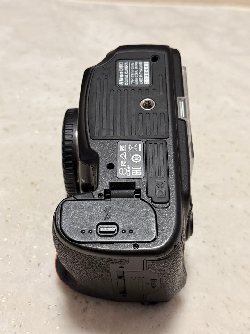 Nikon ニコン Ｄ８１０　純正バッテリーグリップ付き　シャッター数30112