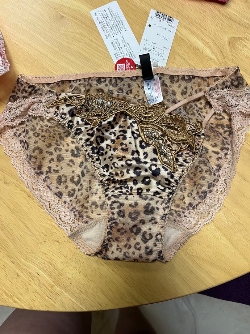 サルートヒョウ柄 レーススワロ　ブラジャーショーツ4点セット　E70 サイズM