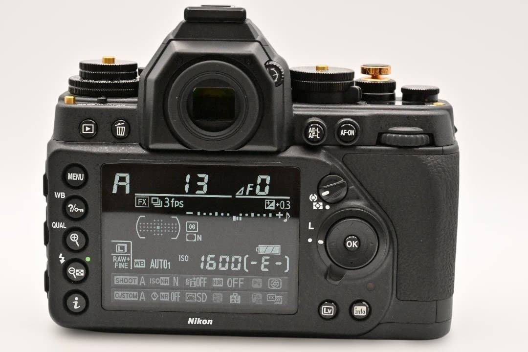 限定 Nikon Df Gold Edition 50mm f1.8レンズキット