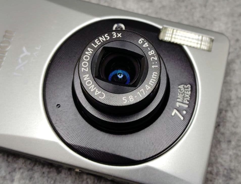 Canon IXY Digital ９０　　ＣＣＤモデル
