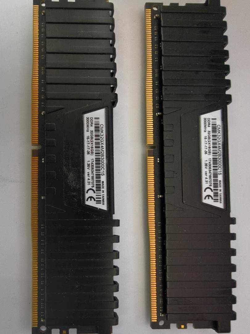 Corsair Vengeance LPX DDR4 メモリ 2枚セット