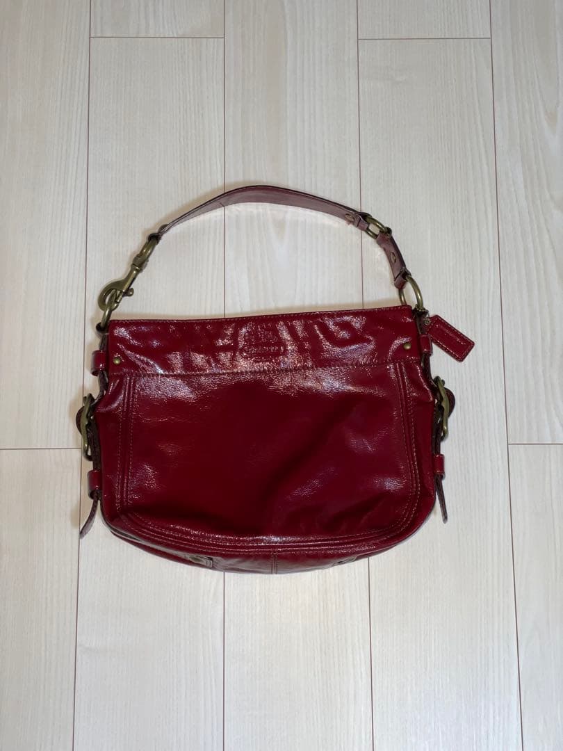 COACHエナメルショルダーバッグ