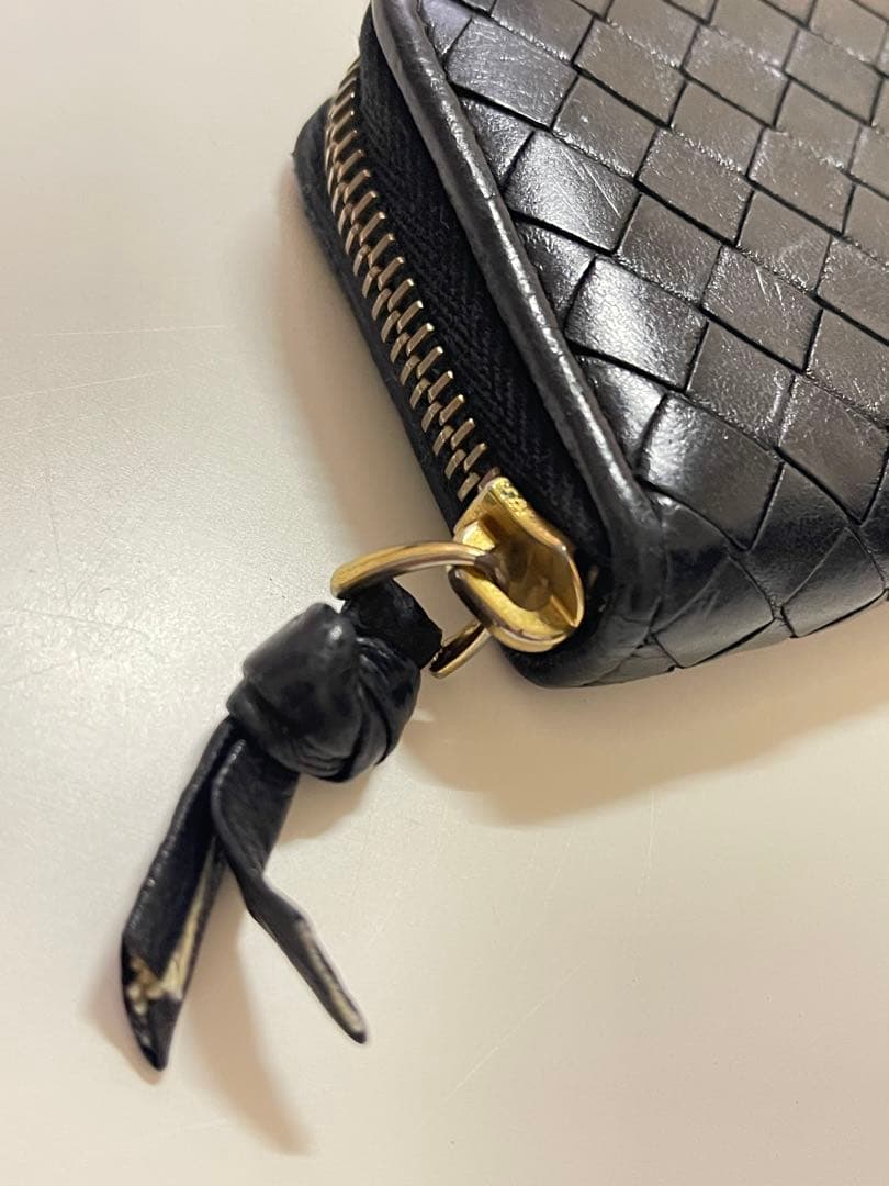 BOTTEGA VENETA ケース　ブラック　ゴールド　イントレチャート