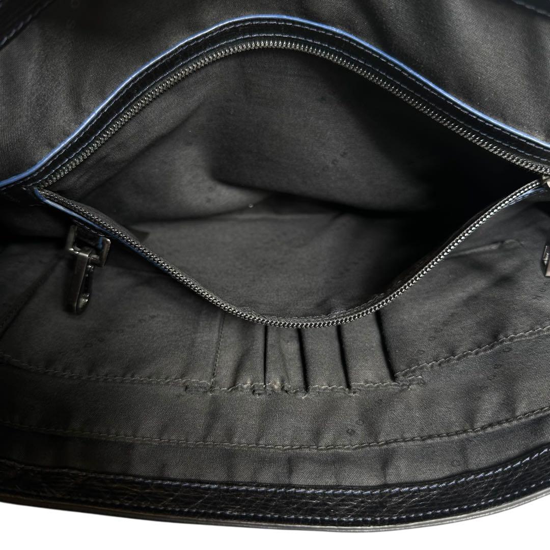 大容量　ヒューゴボス　ショルダーバッグ　メッセンジャーバッグ　レザー　ブラック