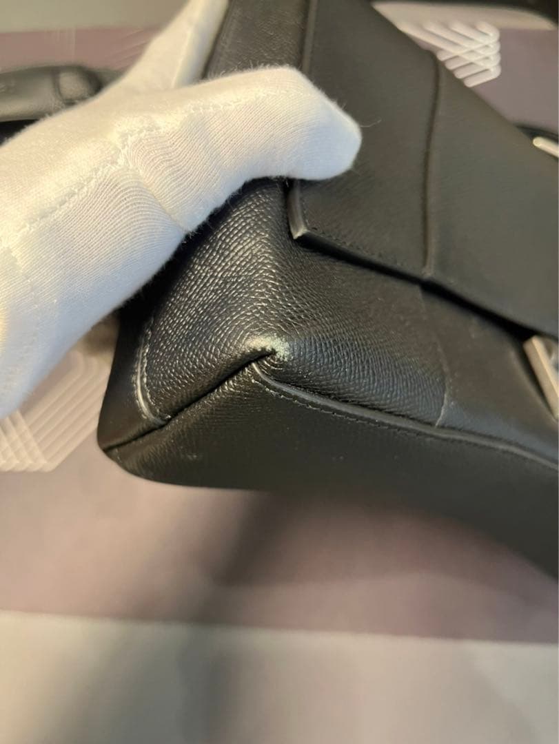 バレンシアガ　downtown メッセンジャー　24SS バッグ