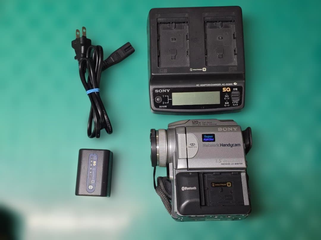 ビデオカメラ Sony Handycam DCR-PC120