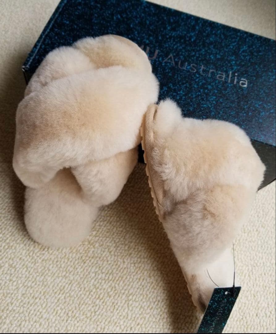 EMU Australia ナチュラル ファー サンダル