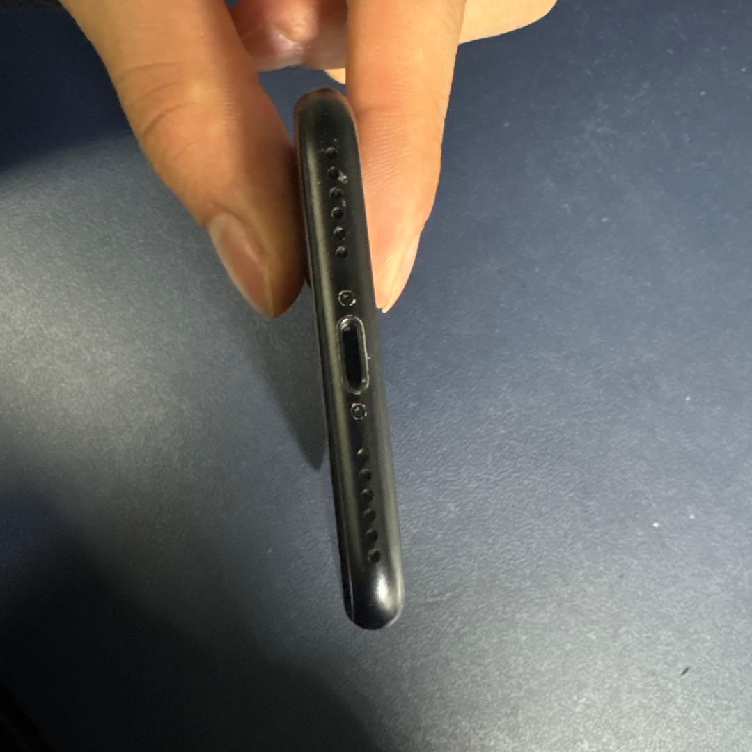 iPhone se 第二世代 64gb SIMフリー 本体