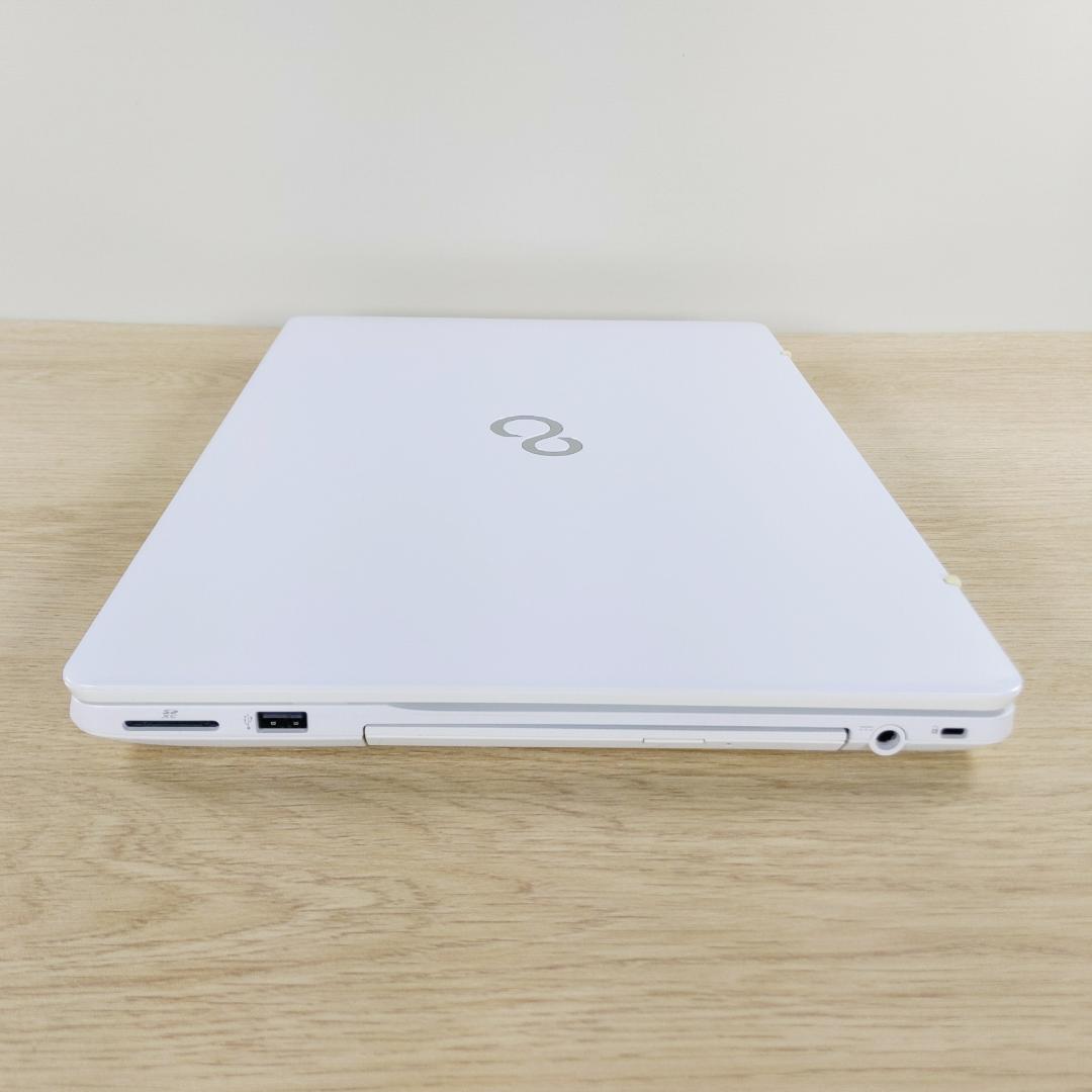 高性能i3☆快適SSD☆Win11 ブルーレイ 富士通ノートパソコン カメラ付き