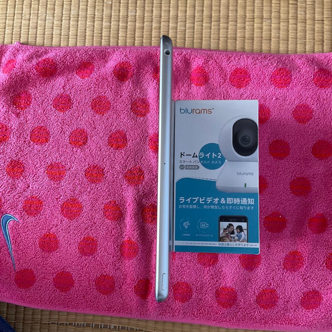 iPad 第9世代 シルバー ケース付き