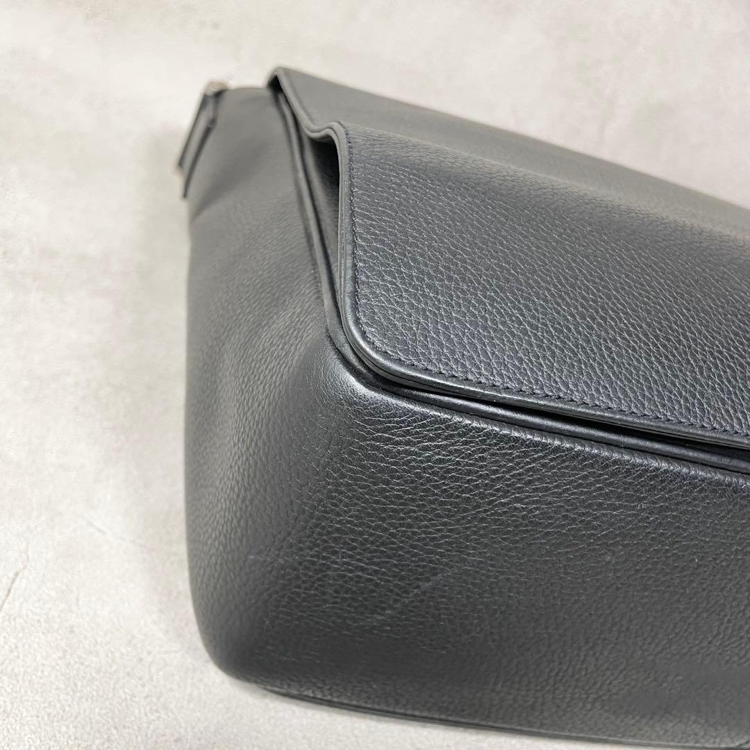 Cartier カルティエ パシャ ショルダーバッグ レザー ブラック メンズ