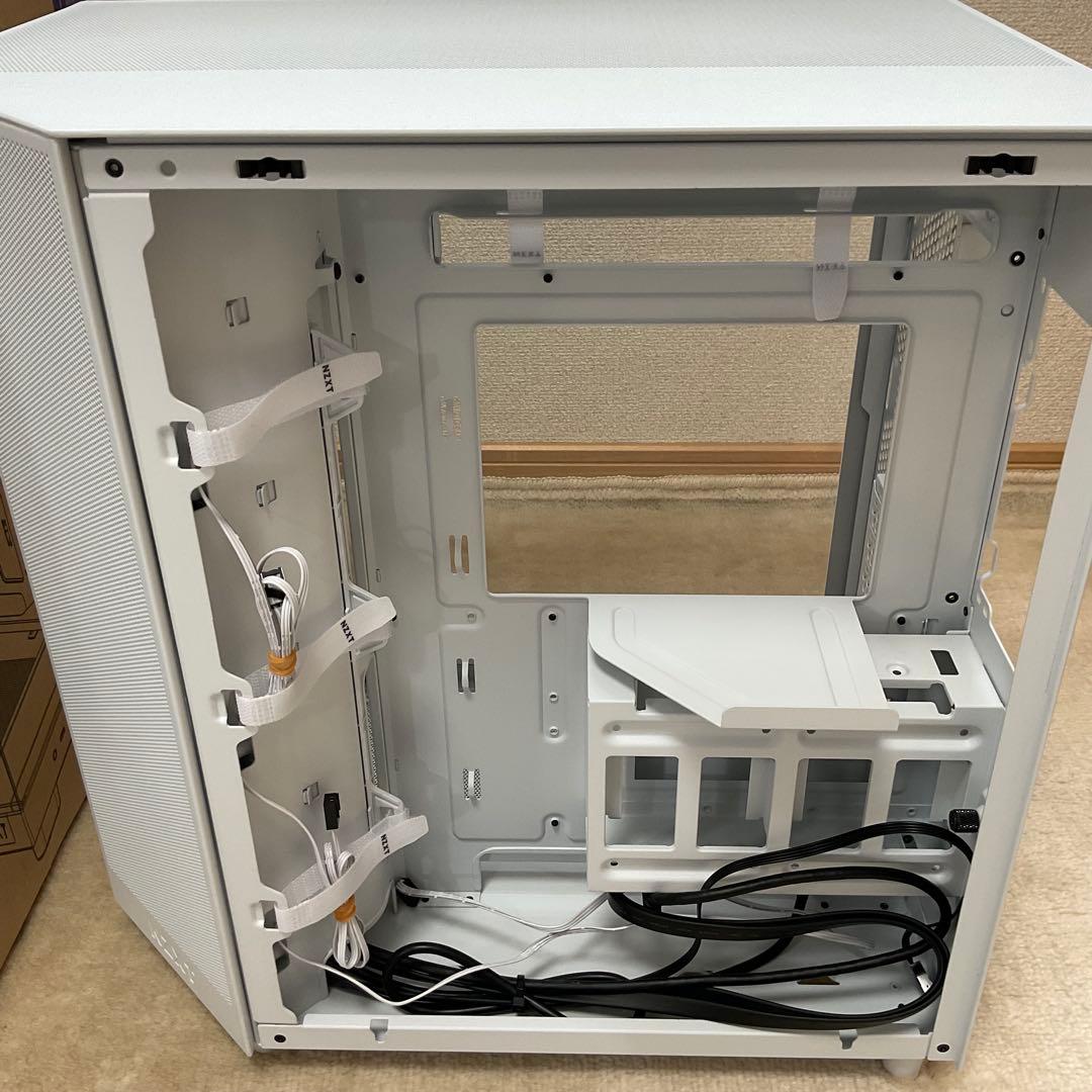 【美品】NZXT H6 Flow CC-H61FW-01 （ホワイト）