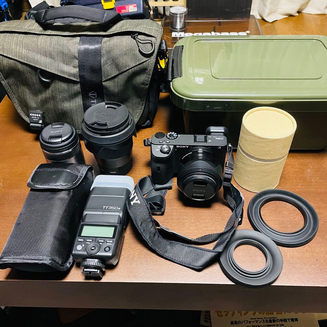 SONY a6600 単焦点レンズ3個　その他多数！　美品
