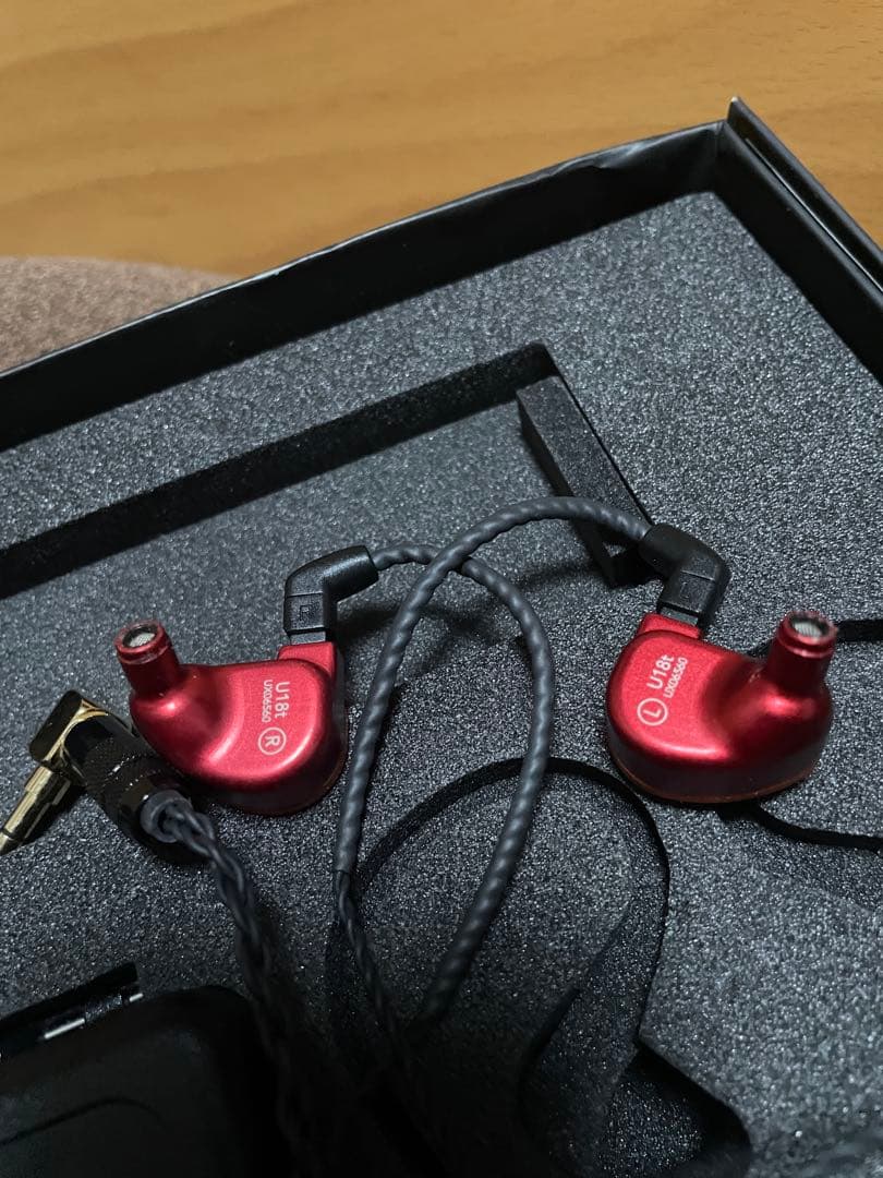 イヤホン 64audio U18Tzar