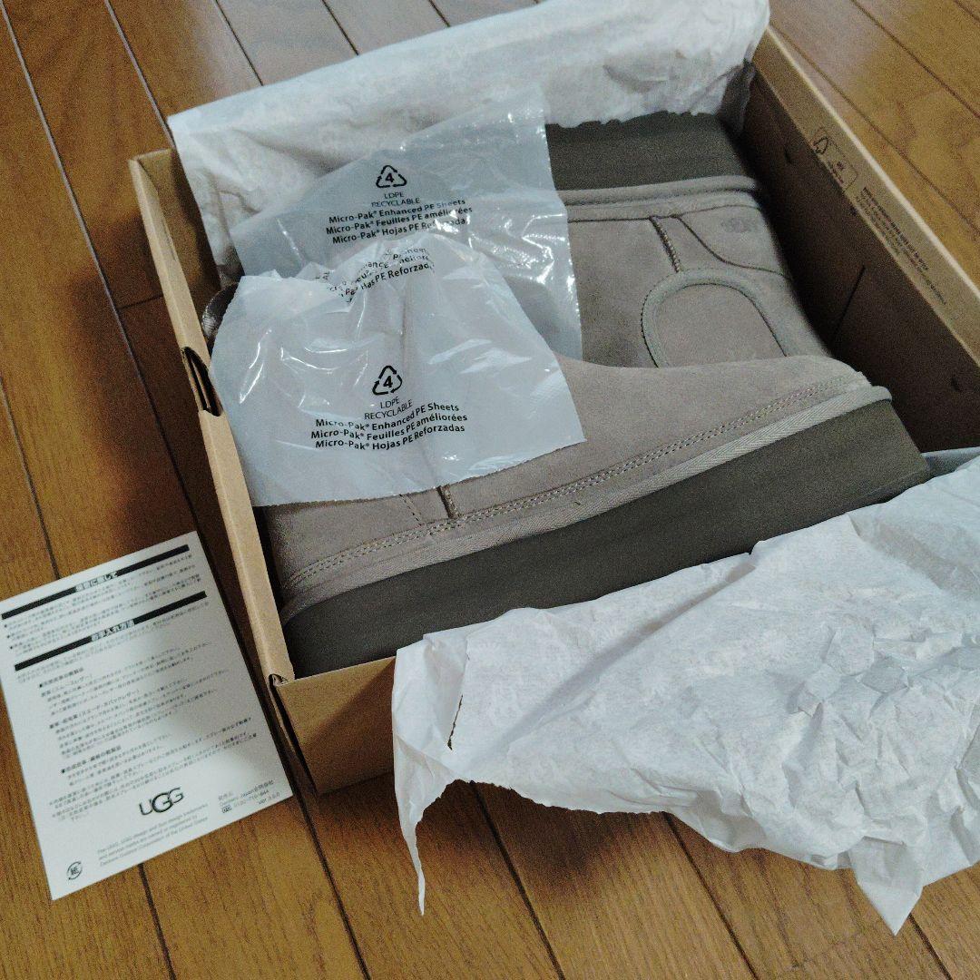 試着のみUGG アグNeumel Platform Chelsea　 25cm