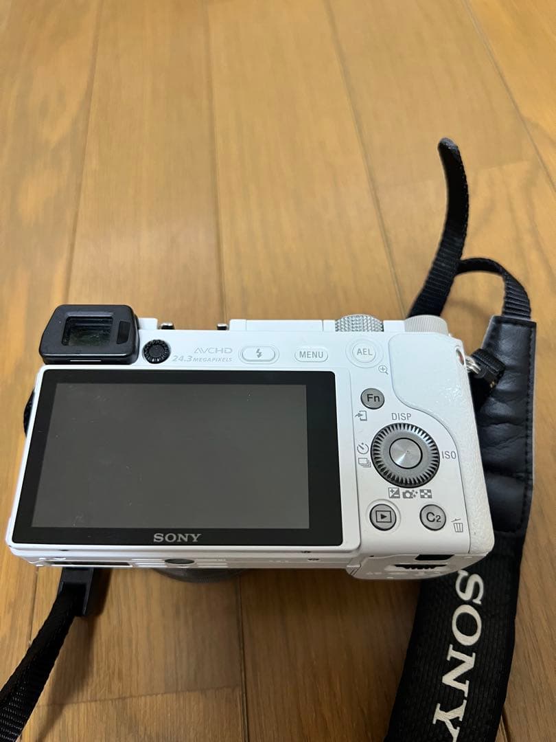 ソニー　SONY α6000 デジタル一眼レフカメラ　ダブルズームレンズキット