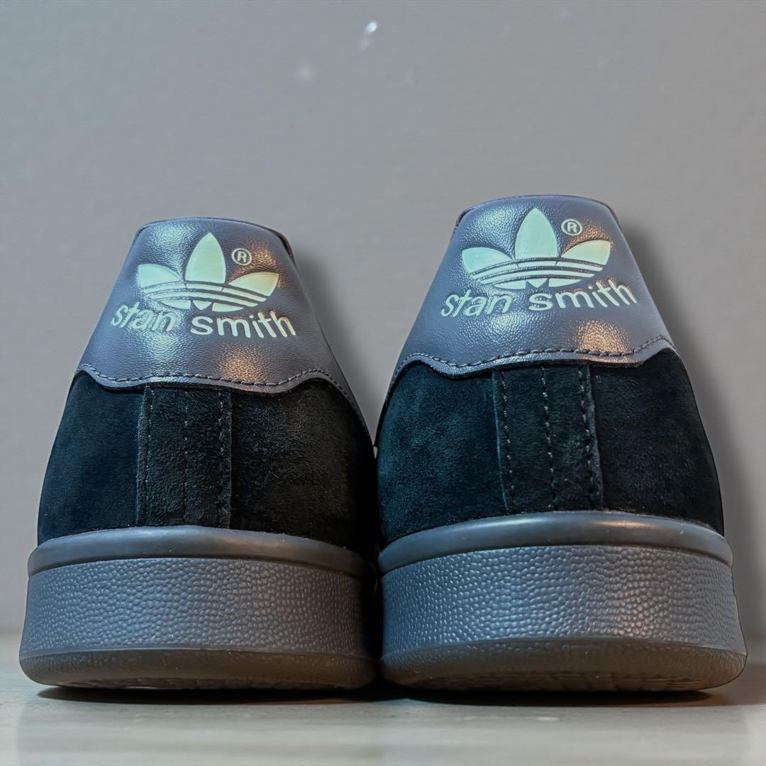 【ティファニーブルーの名品】アディダス　スタンスミス　ブラックスウェード