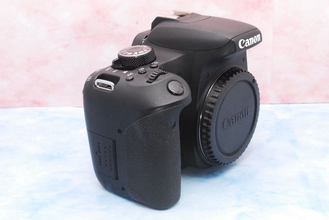 Canon Kiss X9i☆Wレンズ☆一眼レフカメラ☆持ち運び用バッグ付