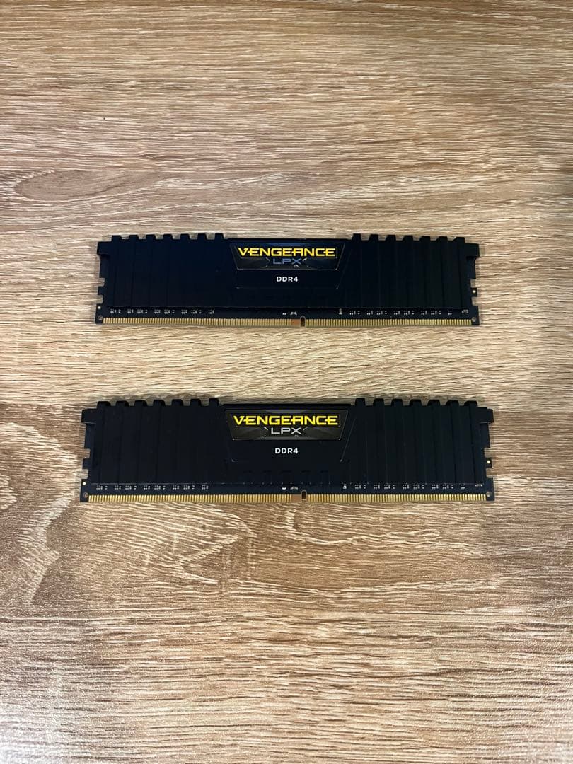 メモリー CMK16GX4M2A2666C16 DDR4 PC4-21300 8GB x2