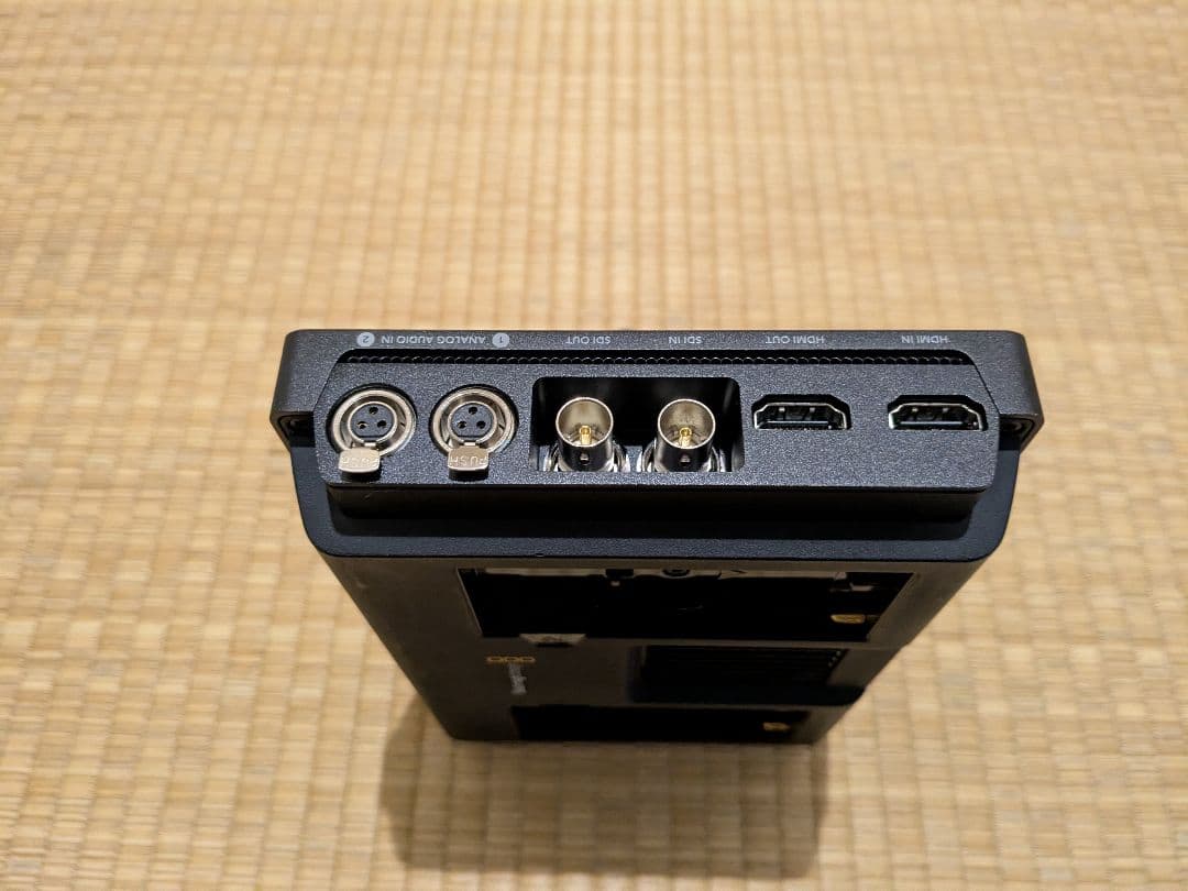 Blackmagic design video assist 7インチ 12G