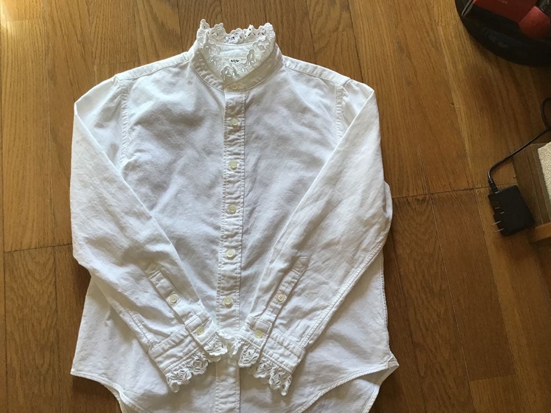 45Rレース付きホワイトシャツ