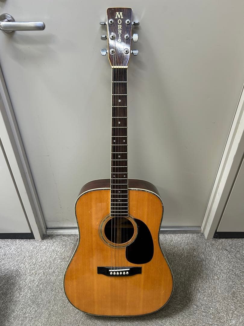 Morris (モーリス)W-35 アコースティックギター (ケースとカポ付き)