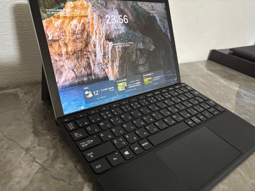 Surface Go 2 /タイプカバー＆アダプター付き