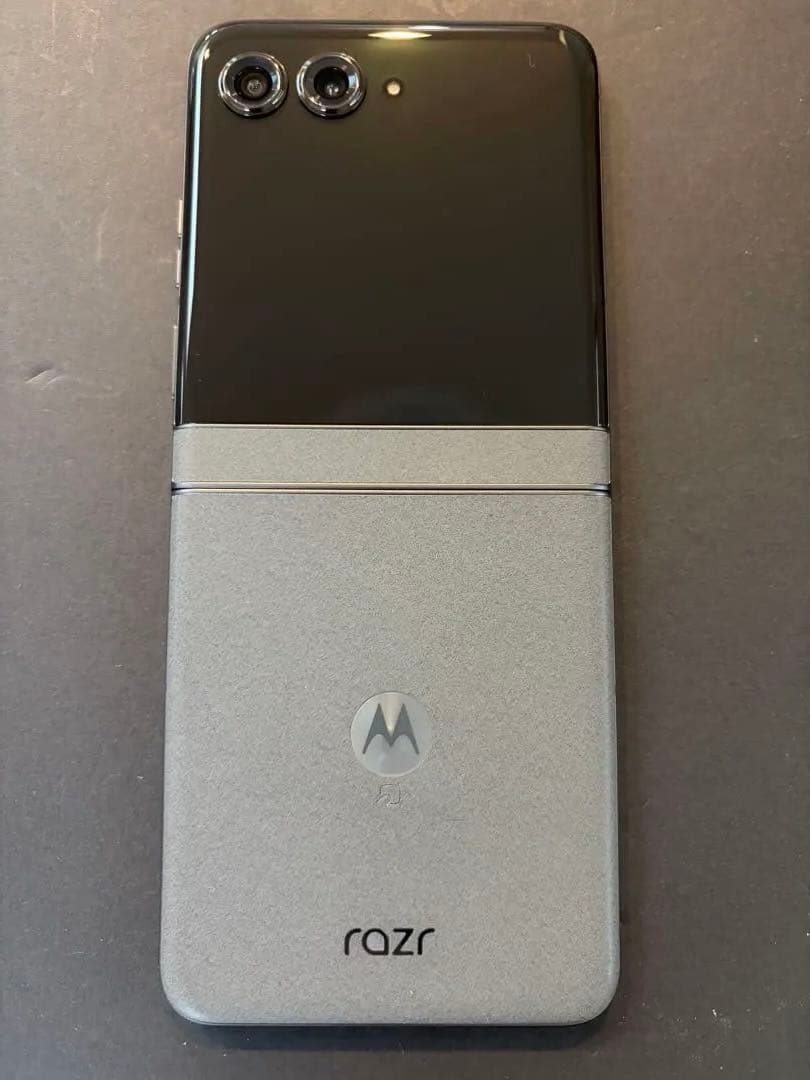 【美品】motorola razr 50 512GB コアラグレー