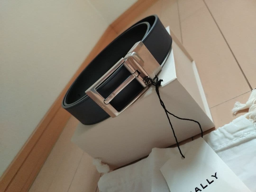 BALLY リバーシブルベルト　ブラック/ネイビー