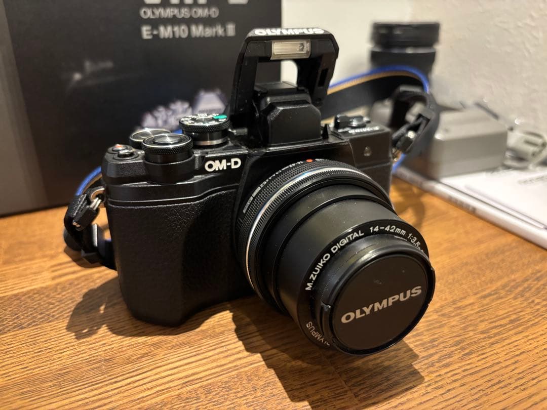 のき　OLYMPUS E-M10 Mark III 本体　レンズ2本　一式