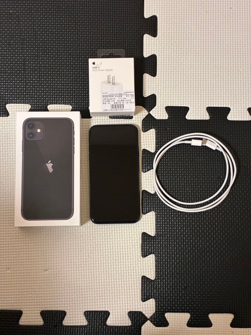 iPhone11 64GB ブラック SIMフリー バッテリー74% 付属品あり
