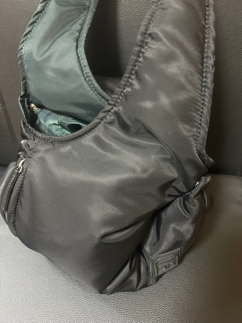 UN3D. 2WAYパデッドトライアングルバッグ