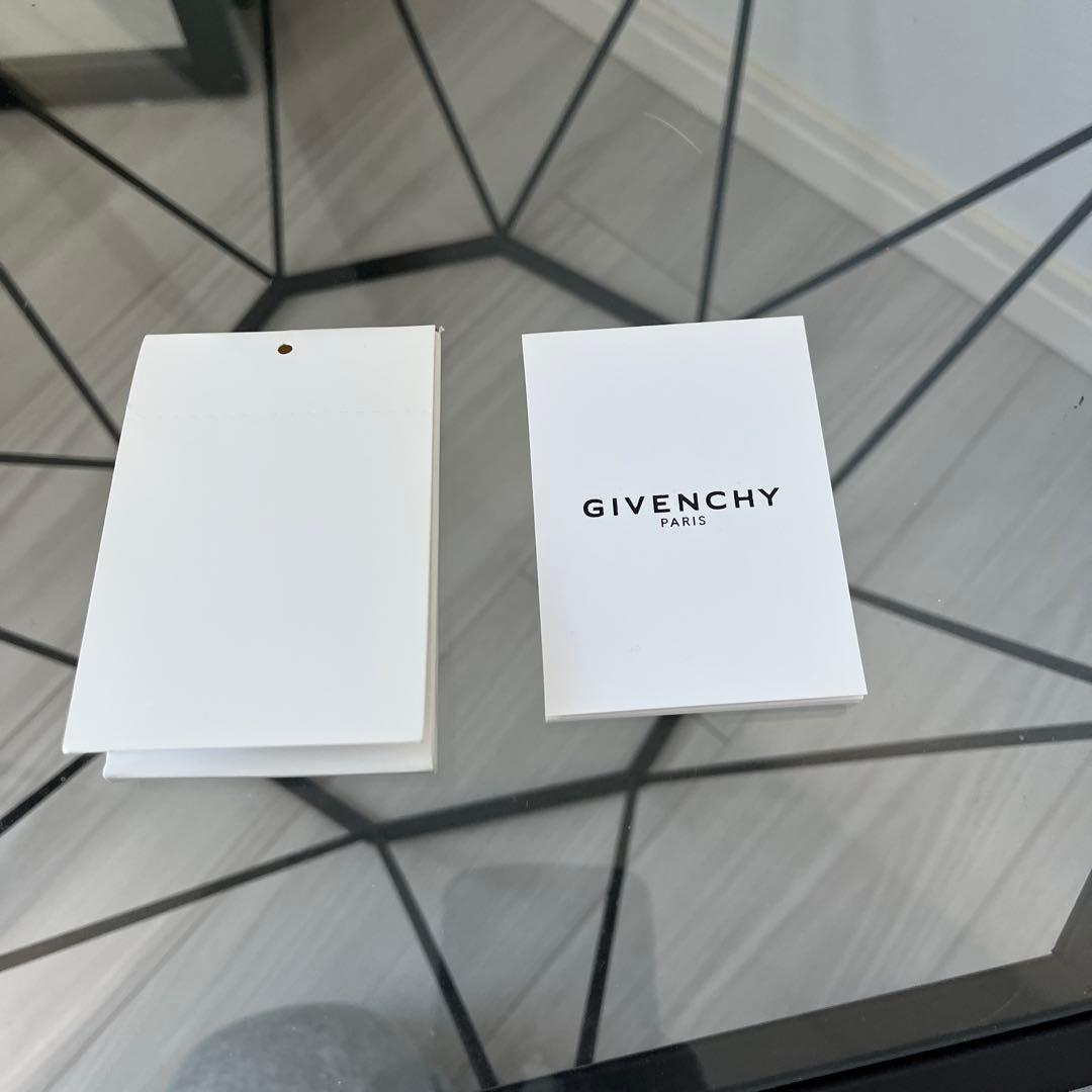 ジバンシィ カーフレザー ボディバッグ【美品】