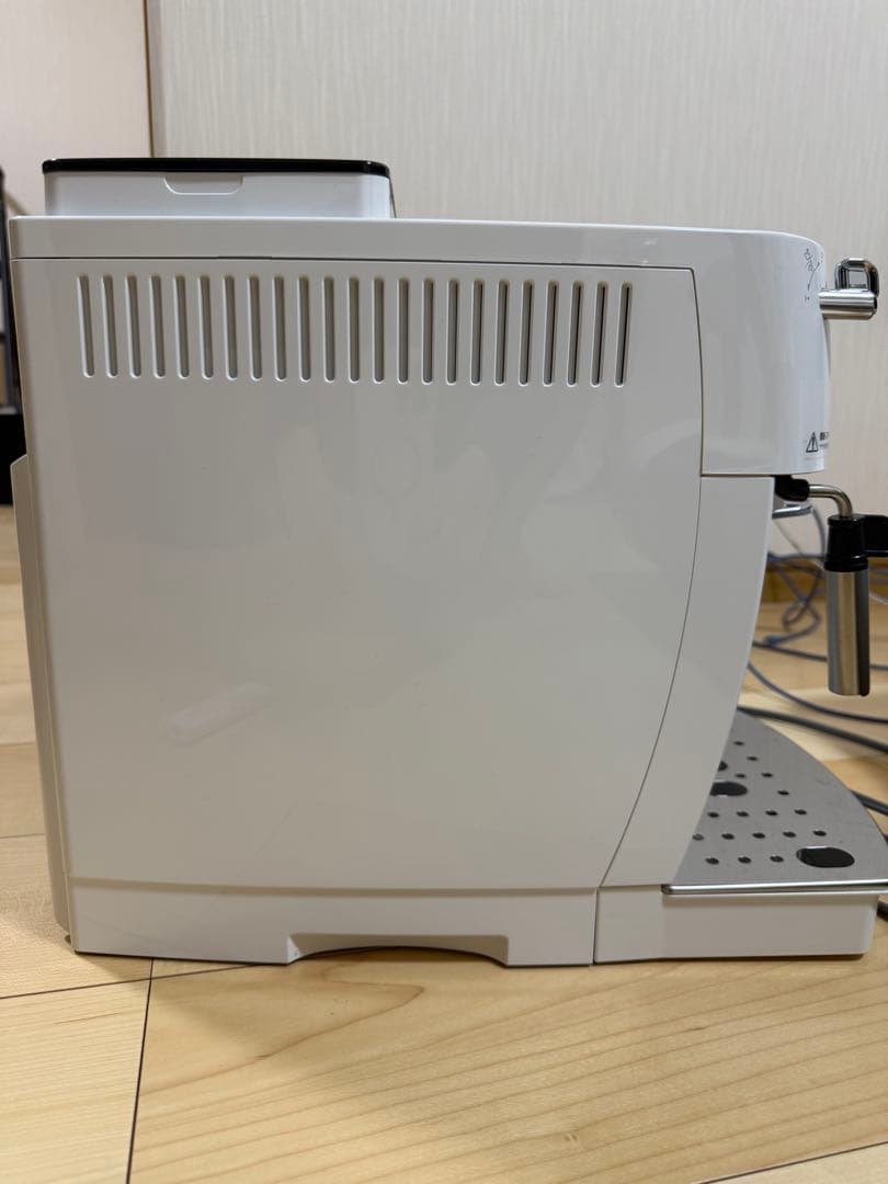 Magnifica S エスプレッソマシン ホワイト