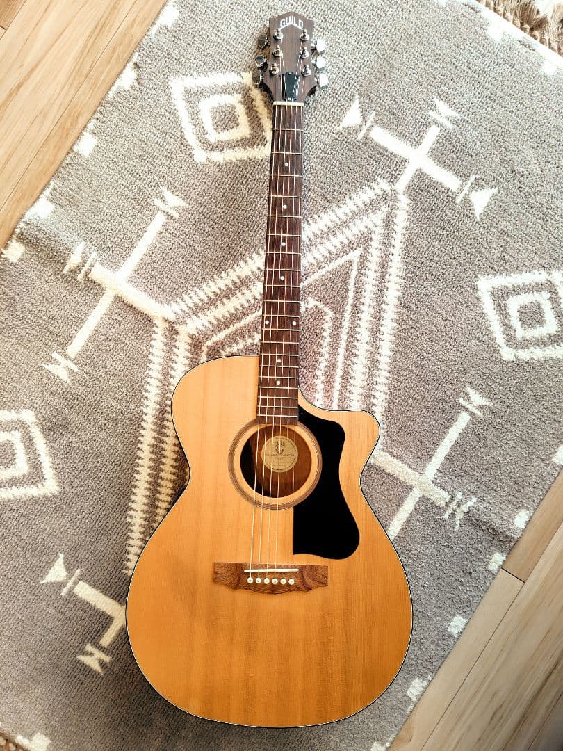 けいちょ　Guildアコースティックギター　AO-3CE