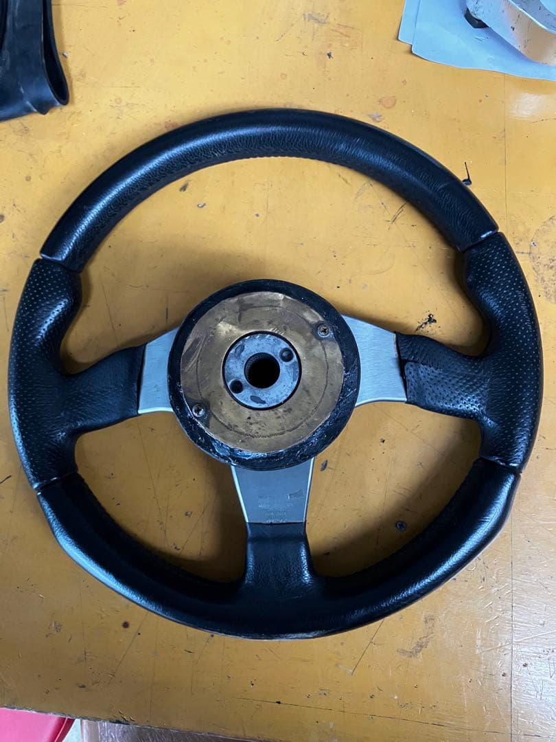 MOMO RACE D32 ステアリング　小径