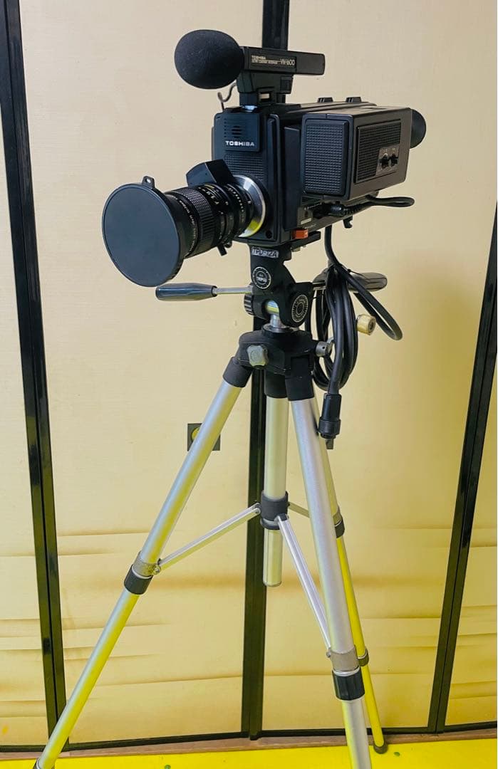 東芝カラービデオカメラ 1K-1700VZ (レトロ)