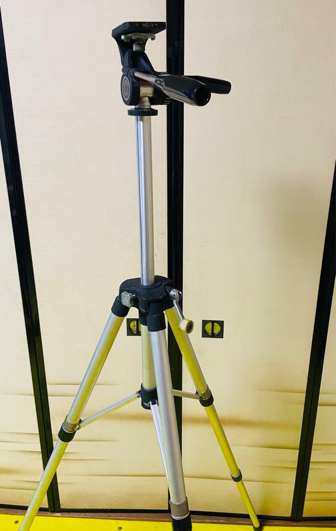 東芝カラービデオカメラ 1K-1700VZ (レトロ)