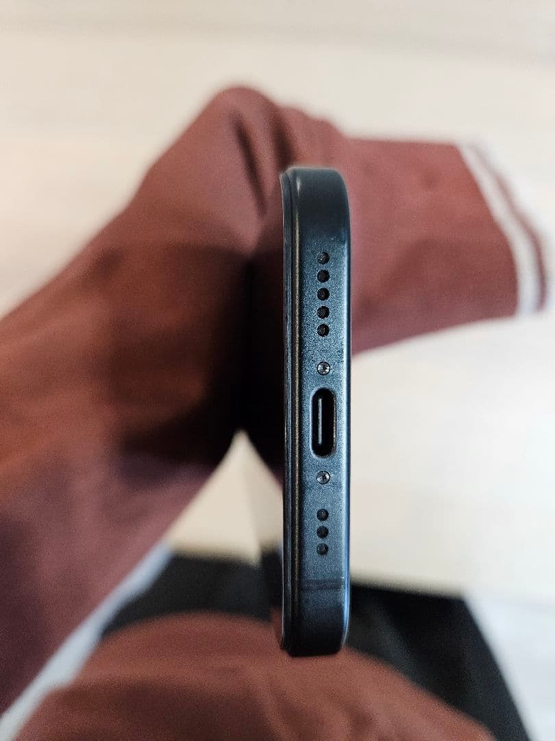 iPhone 15 128GB SIMフリー マジックジョンフィルム付き