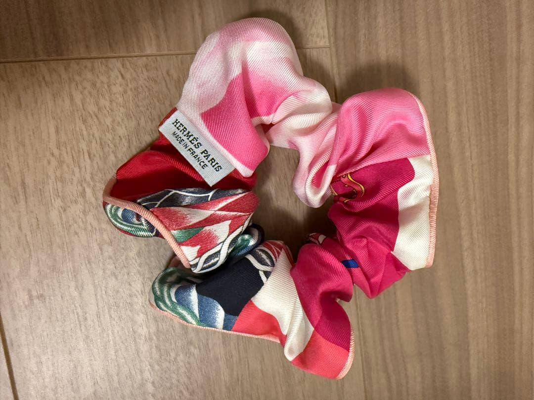 超美品HERMES シルク ヘアシュシュ マルチカラーピンク系