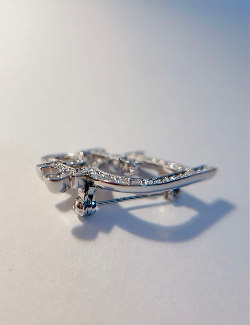 クリスチャンディオール　Dior ブローチ　ラインストーン　Dior ロゴ