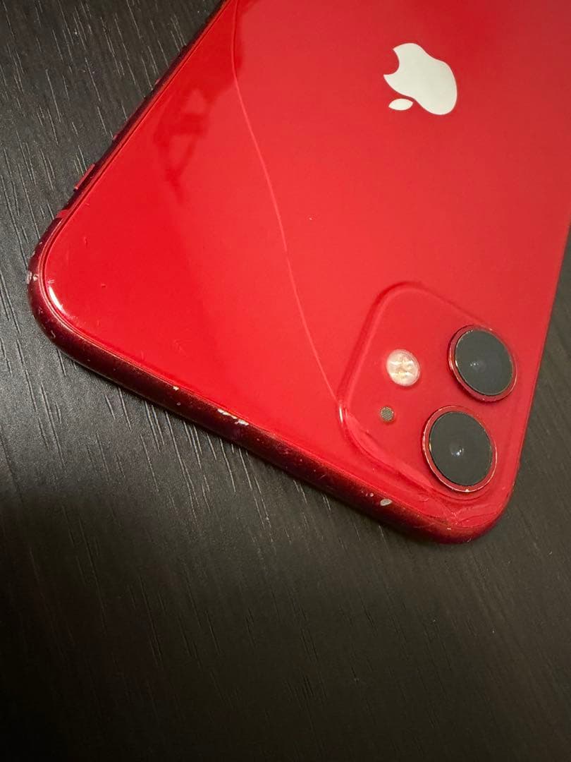 Apple iPhone11 RED128GB ひび割れ・傷あり