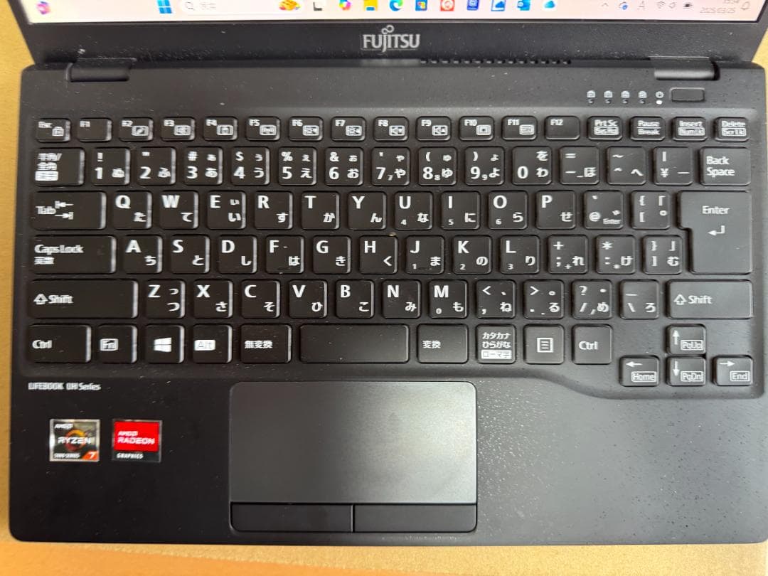 Fujitsu LIFEBOOK UH FMVU75H3B13.3型