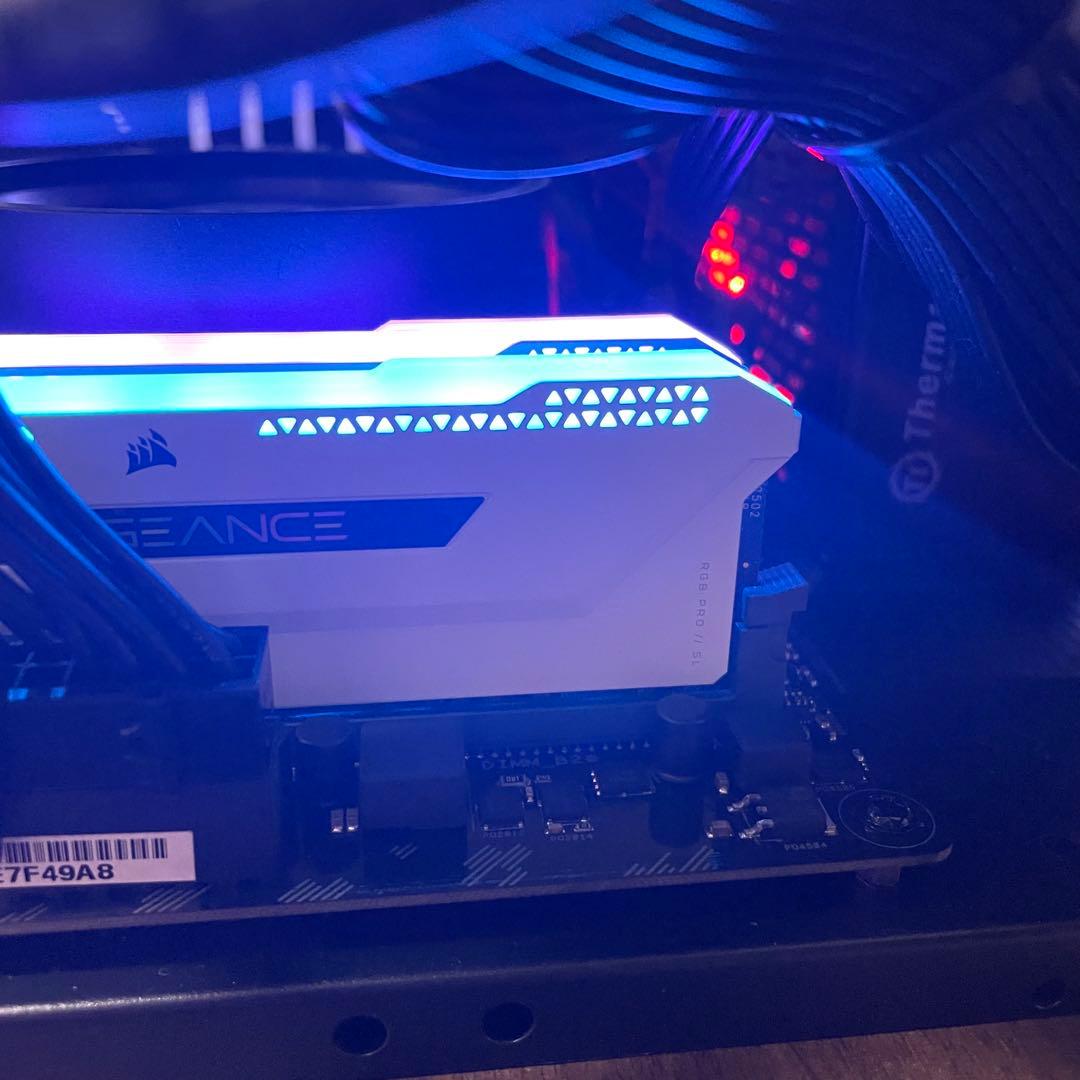 メモリー CORSAIR VENGEANCE RGB PRO SL DDR4 32GB