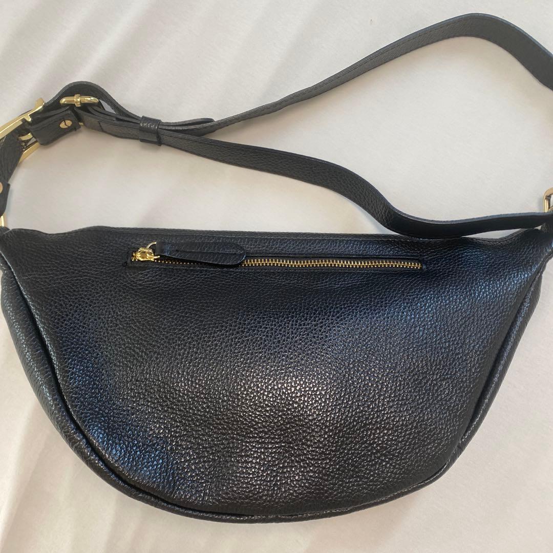【未使用品】AULENTTI 黒 レザー ボディバッグ 調整可能