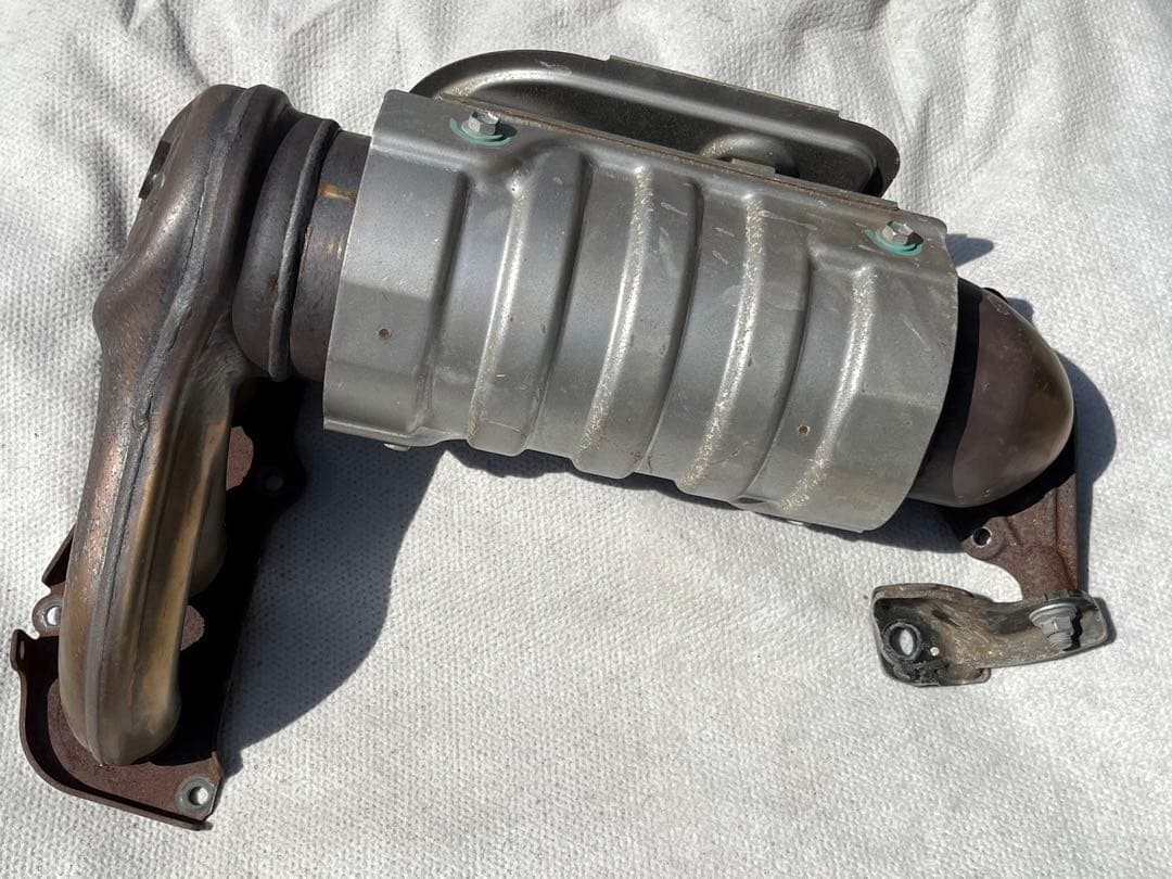 トヨタ SAI サイ 触媒 AZK10 2AZ-FXE