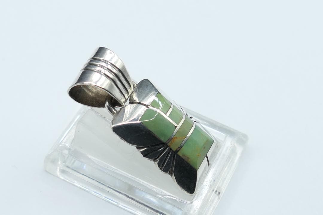 美品　ナバホ　チェスターベナリー　グリーンターコイズ　ネックレス　トップ