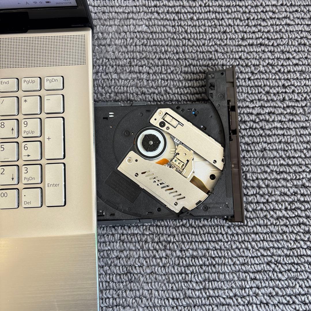 富士通lifebook NH90/E2 i7-10750H メモリ8GB 顔認証