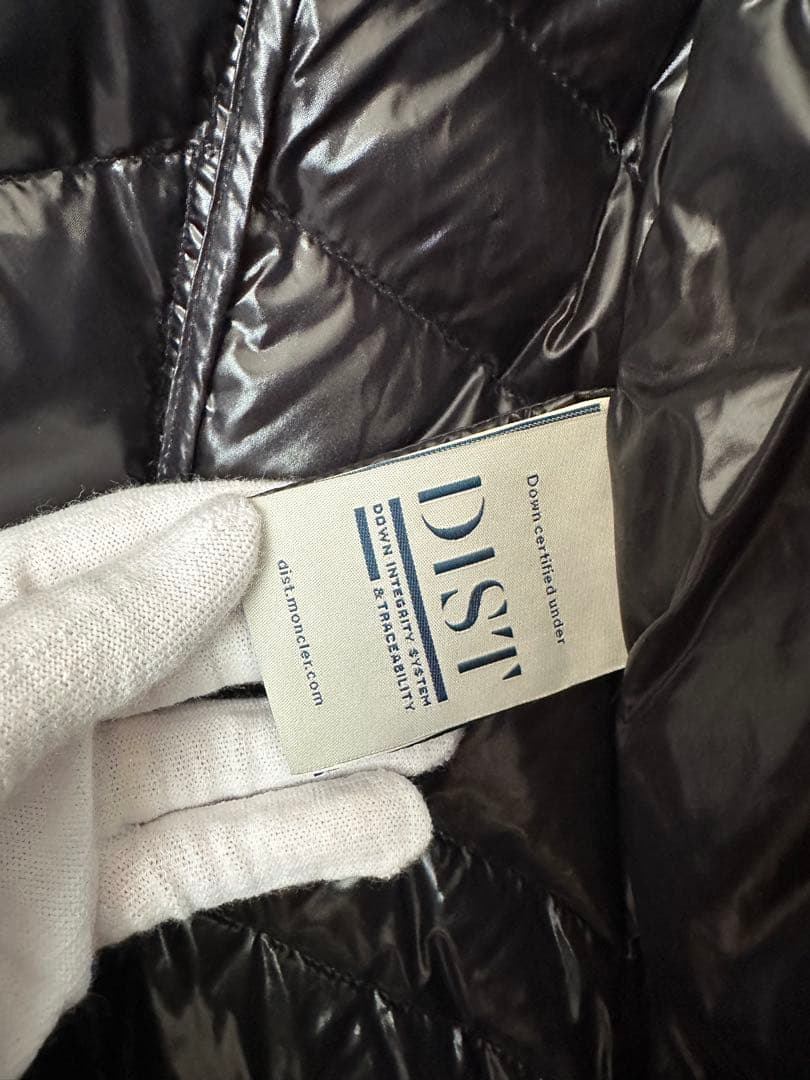 Monclerブラックフード付きロングダウンジャケット